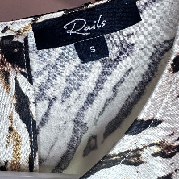 Rails Gabriella Dress in Neutral Ikat - Picture 9 of 11